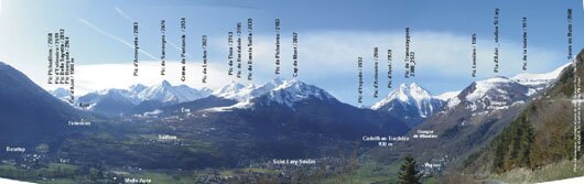 Panoramique montagne de la Haute Vallée d'Aure _ altitudes et noms des sommets _ montage R Pouy _ mars 2009 - JPEG - 121.2 ko